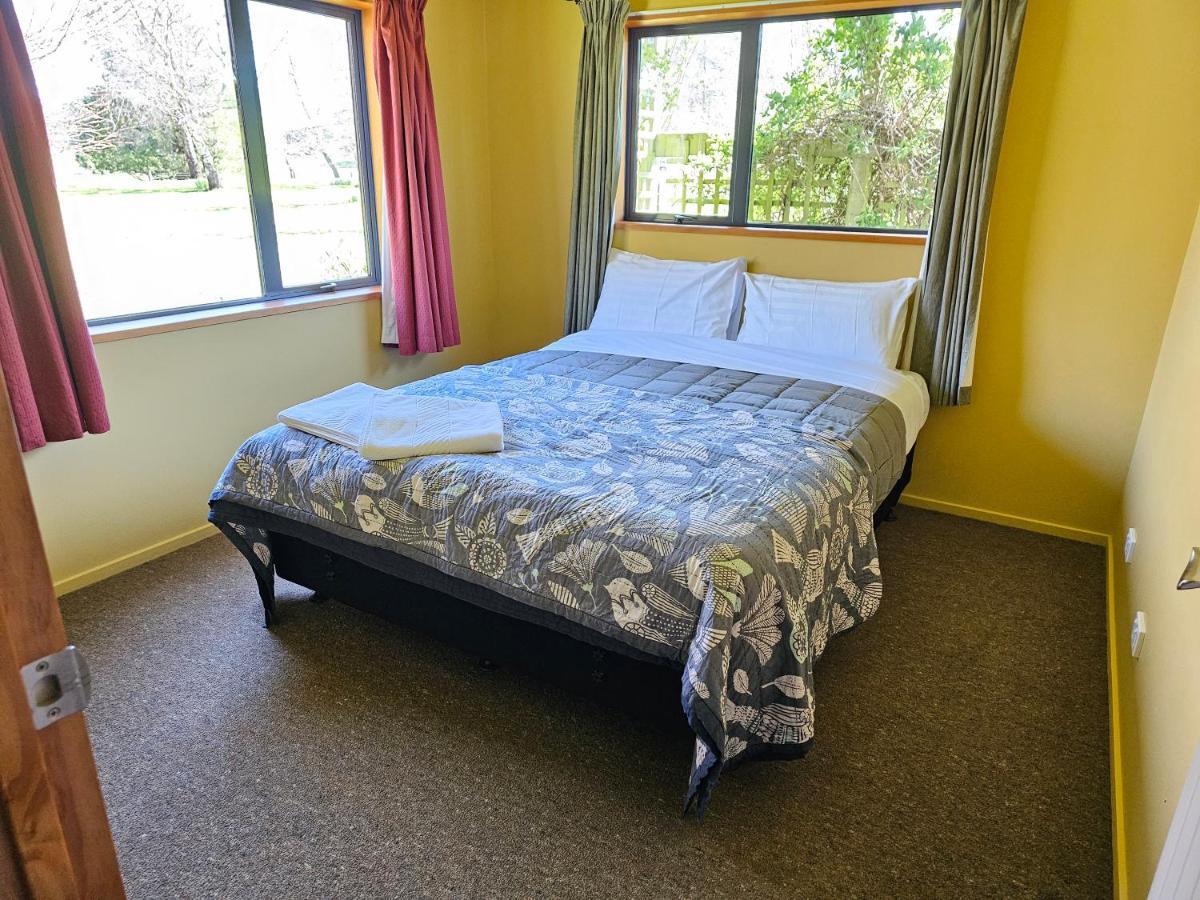 Te Anau Farm Cottage 外观 照片